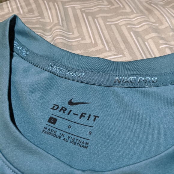 NWT Nike Crop Top - Picture 7 of 8